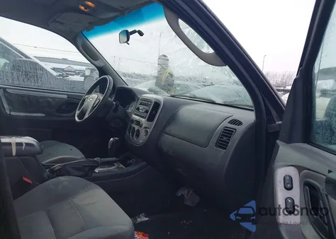 2005 Ford Escape Xlt из США, поврежденный, VIN 1FMYU03195KB64012